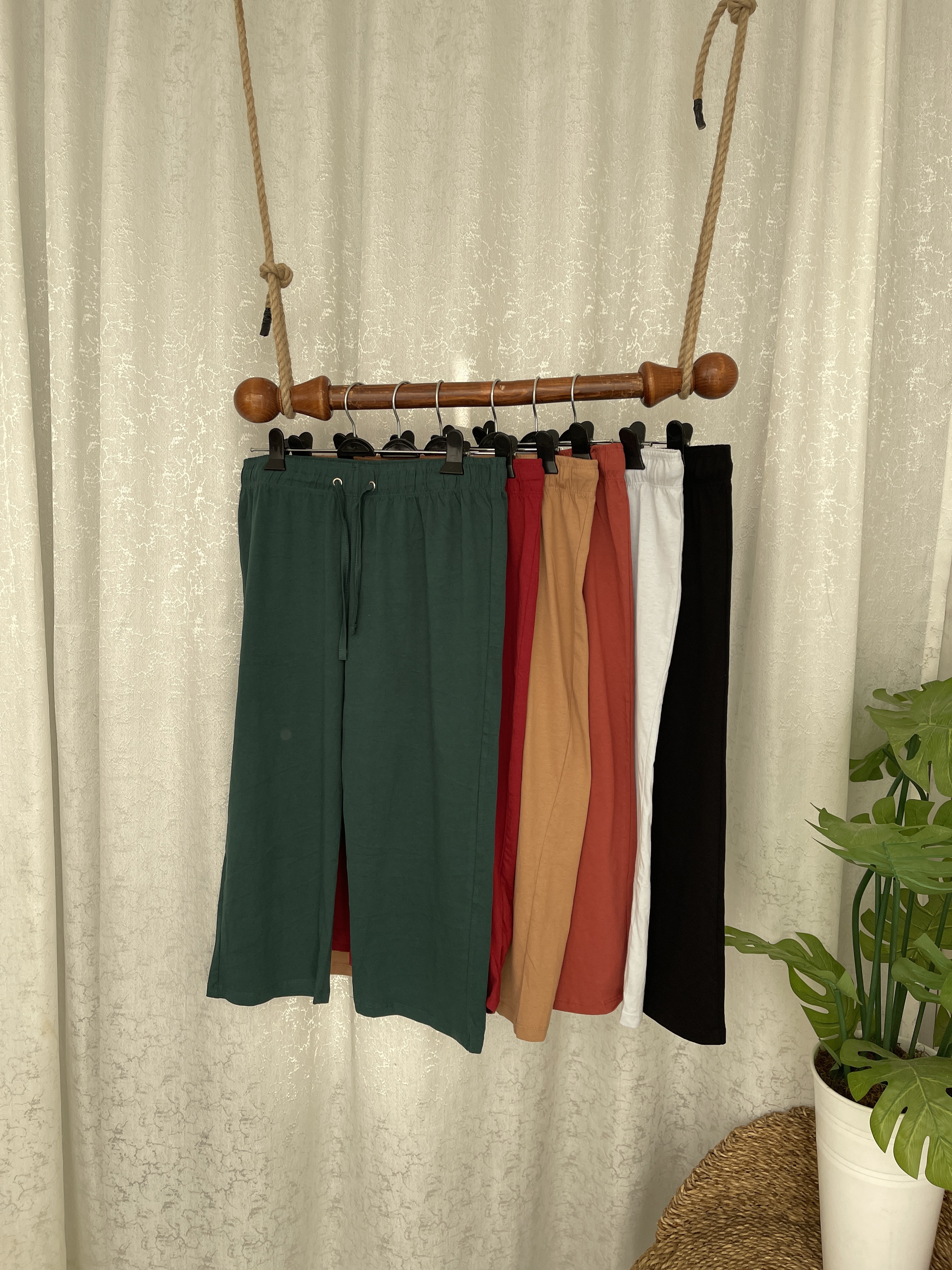 شلوارک دخترانه برند H&M مدل ساده نخی و لطیف